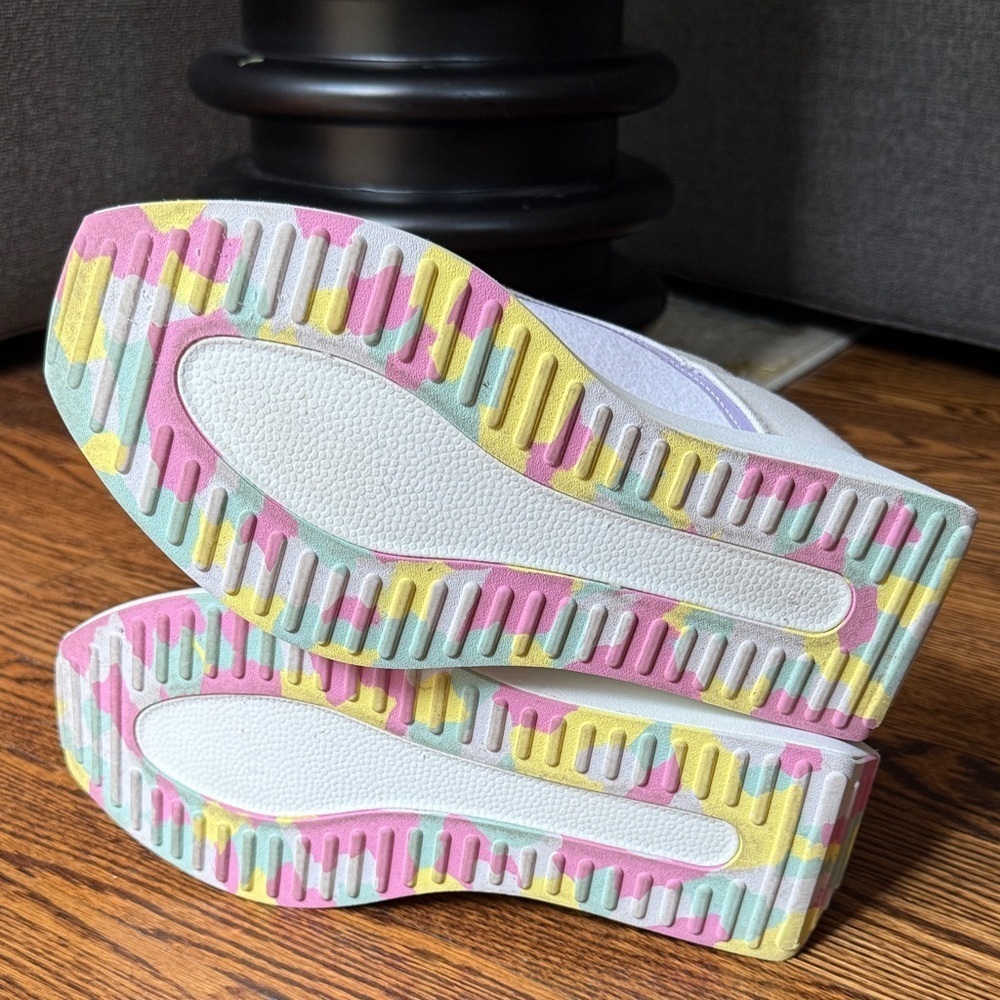 Allbirds Women's 11 White and Pink Sneakers - Picture 7 of 8